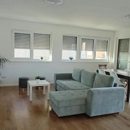 Neubau Appartement Mit Terasse, Privater Eingang,Parkplatz,Kueche Fürth Buitenkant foto