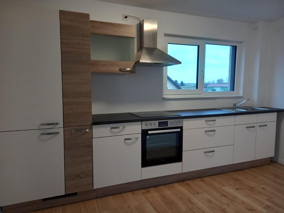 Neubau Appartement Mit Terasse, Privater Eingang,Parkplatz,Kueche Fürth Buitenkant foto