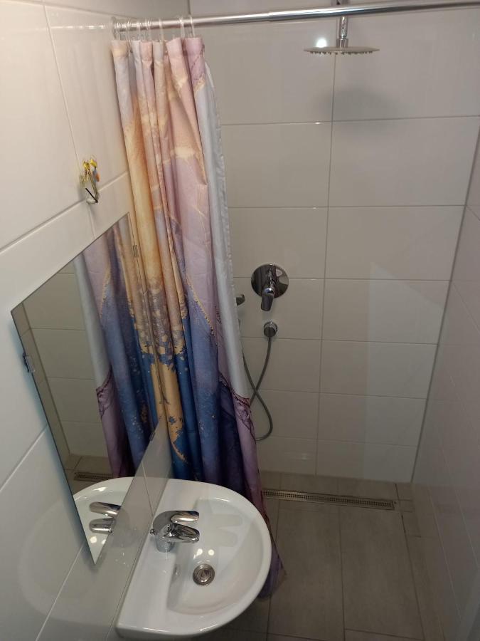 Neubau Appartement Mit Terasse, Privater Eingang,Parkplatz,Kueche Fürth Buitenkant foto