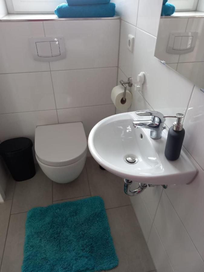 Neubau Appartement Mit Terasse, Privater Eingang,Parkplatz,Kueche Fürth Buitenkant foto