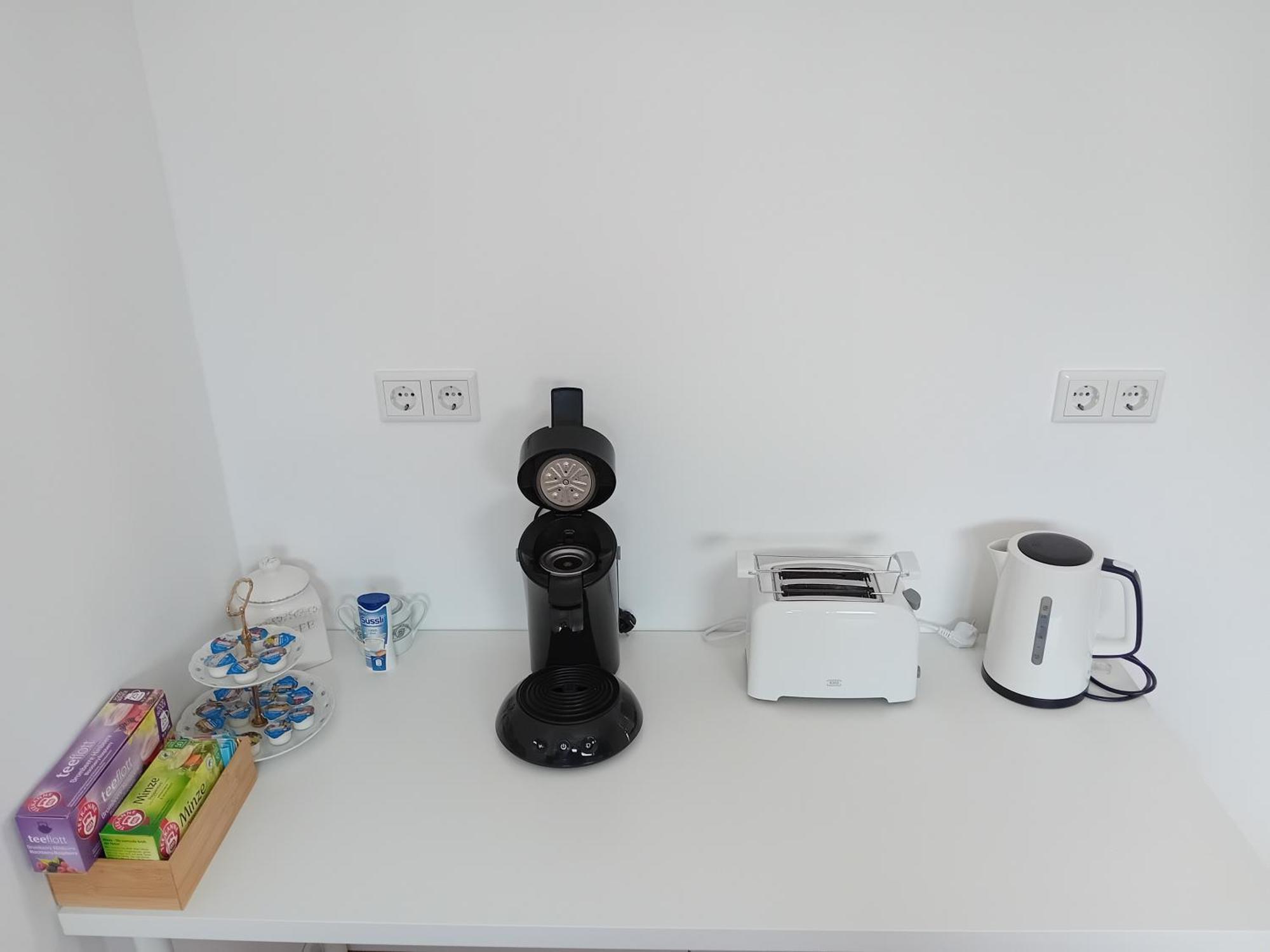 Neubau Appartement Mit Terasse, Privater Eingang,Parkplatz,Kueche Fürth Buitenkant foto