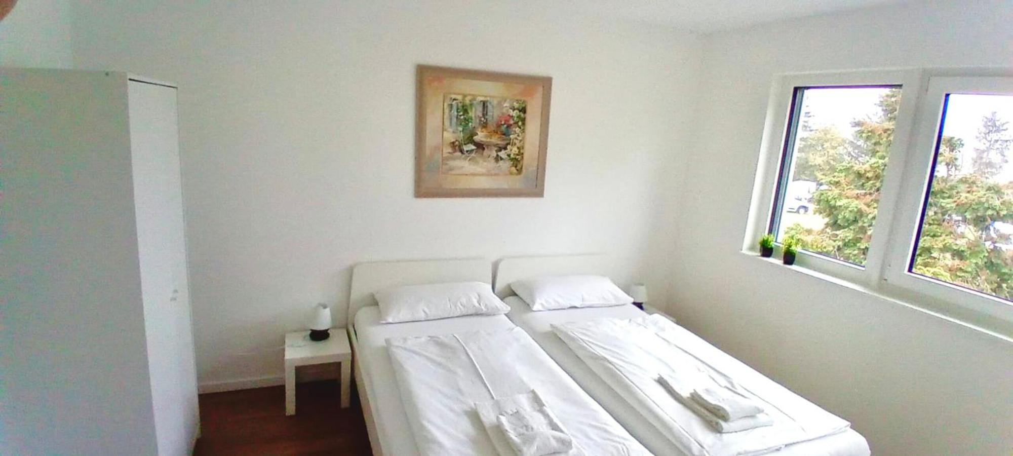 Neubau Appartement Mit Terasse, Privater Eingang,Parkplatz,Kueche Fürth Buitenkant foto